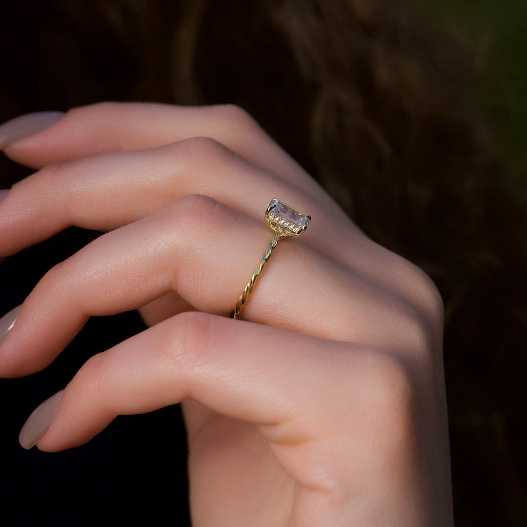 1 CT Emerald Cut Thread Engagement Ring - Moissanite Diamond