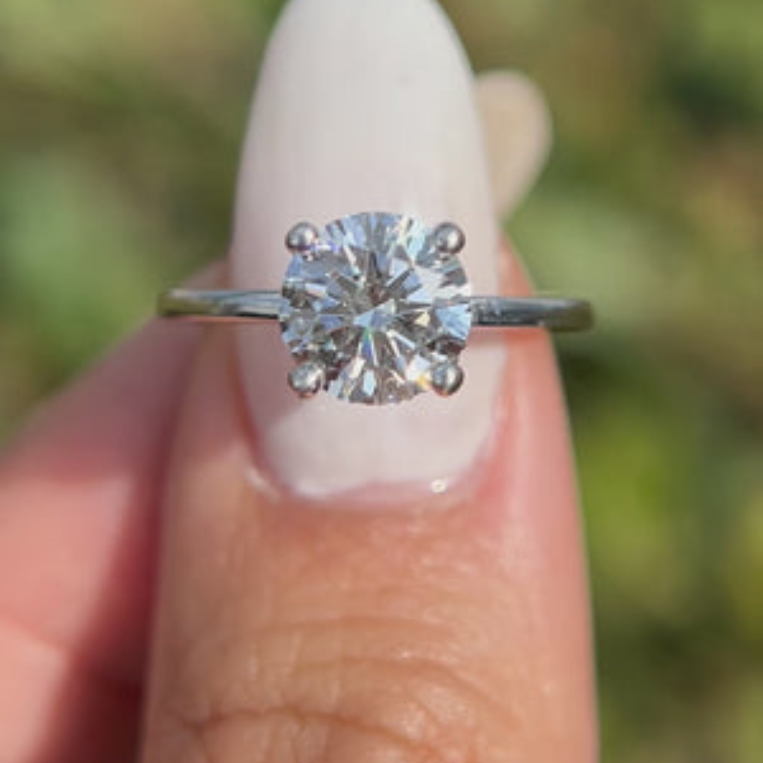 2 CT Round Solitaire Engagement Ring - Moissanite Diamond