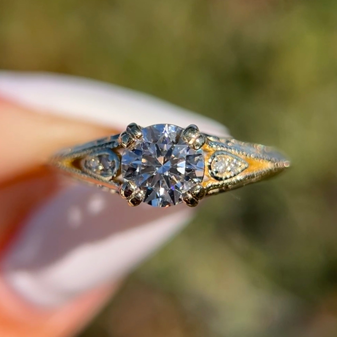 1 CT Round Cut Vintage Engagement Ring - Moissanite Diamond