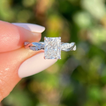Women's Diamond Ring