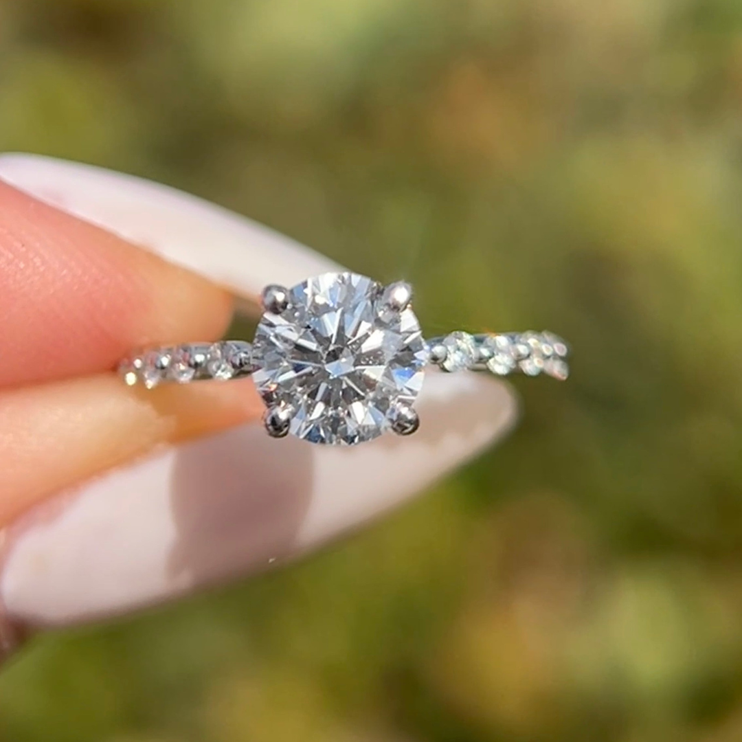 round engagement ring ideas