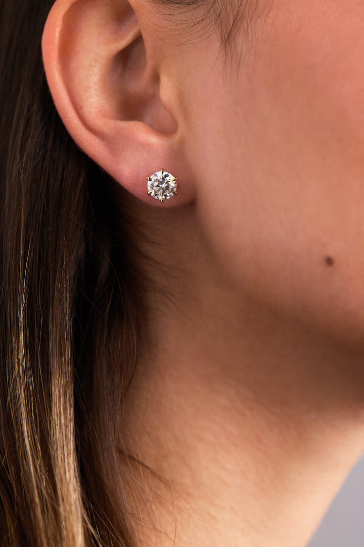 1 CT Round Cut Moissanite Diamond Six Claw Stud Earrings