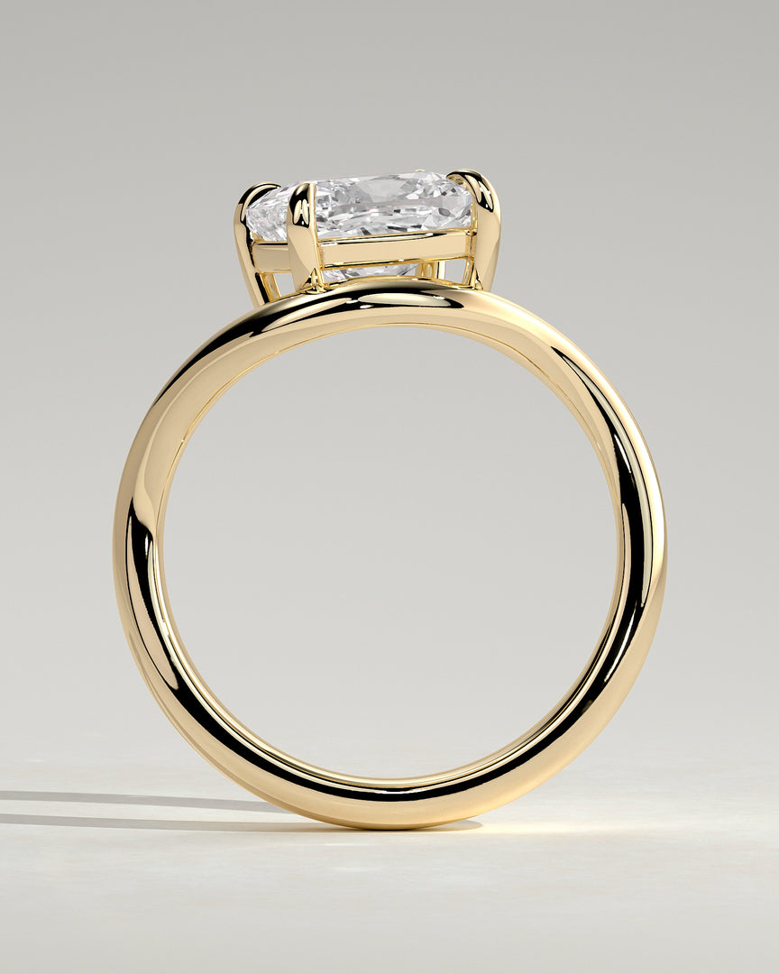 2 CT East-West Oval Cut Curved Engagement Ring - Moissanite Diamond