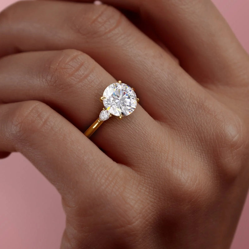 2 CT Round Cut Three Stone Engagement Ring - Moissanite Diamond