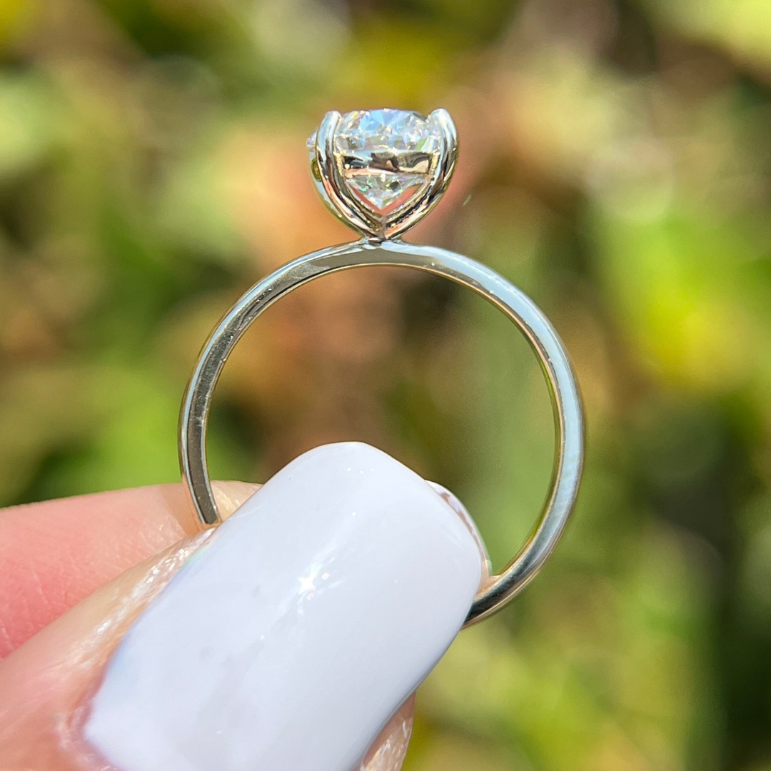 2 CT Oval Cut Solitaire Engagement Ring - Moissanite Diamond