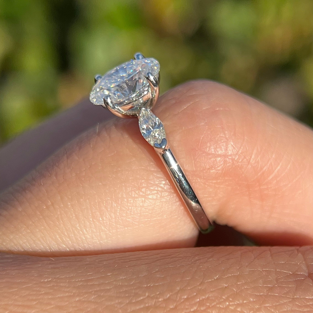 Women's Oval Diamond Ring