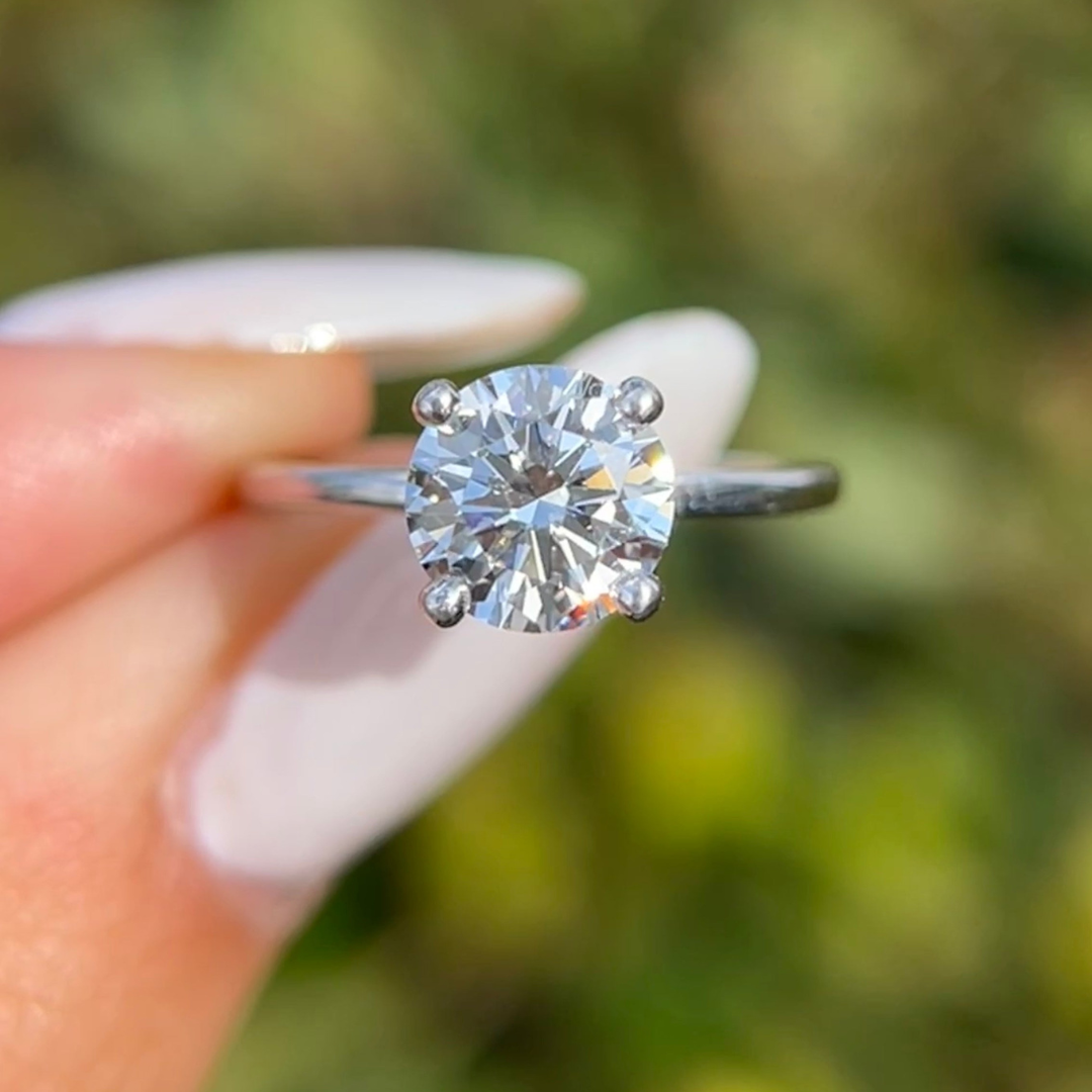 2 CT Round Solitaire Engagement Ring - Moissanite Diamond
