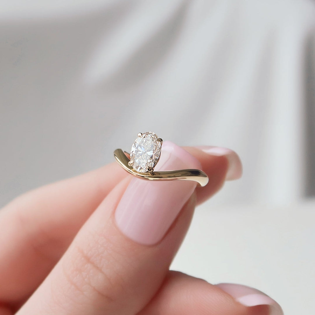 2 CT Oval Cut Curved Engagement Ring - Moissanite Diamond