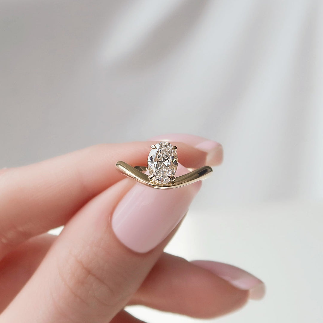 2 CT Oval Cut Curved Engagement Ring - Moissanite Diamond