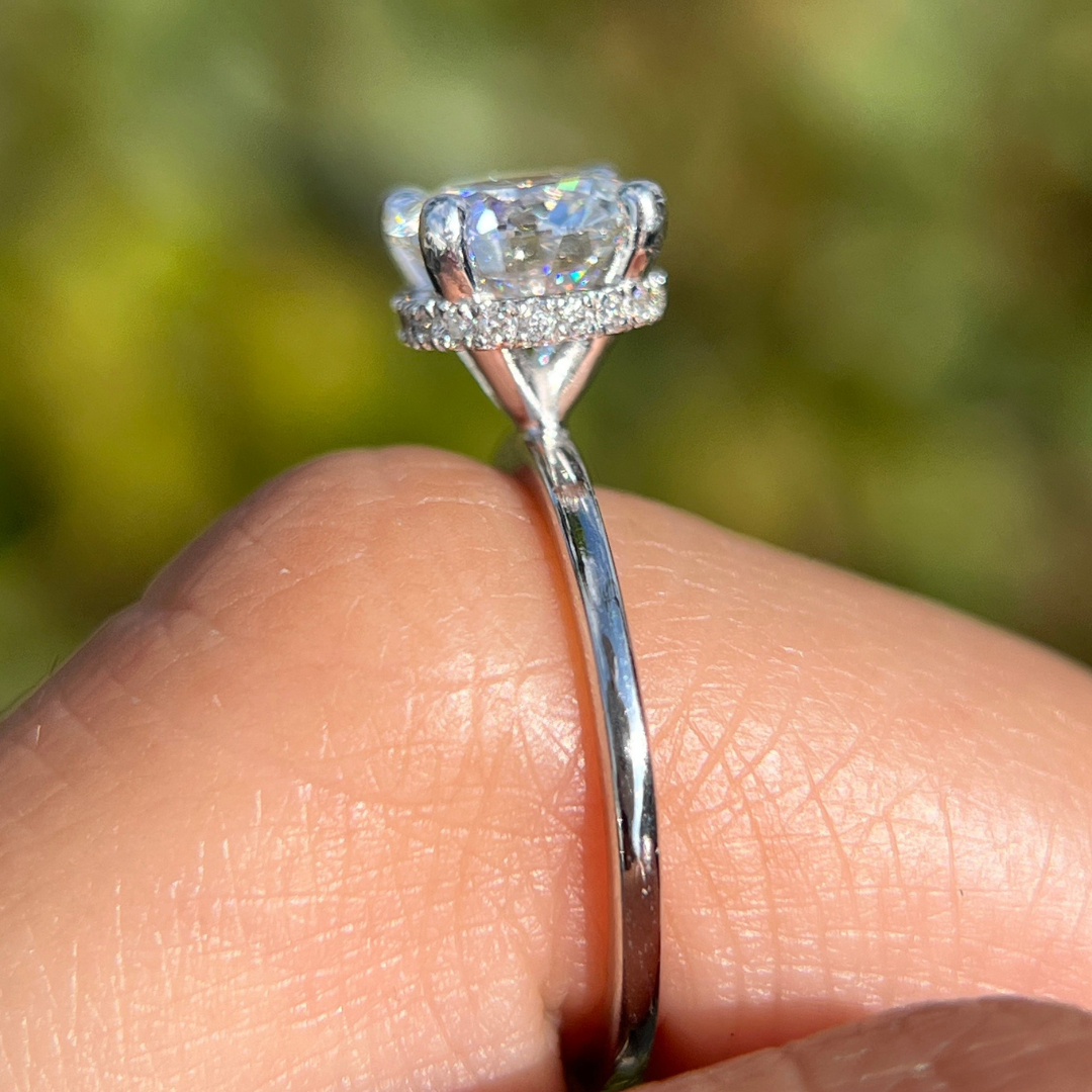 2 CT Round Solitaire Engagement Ring - Moissanite Diamond