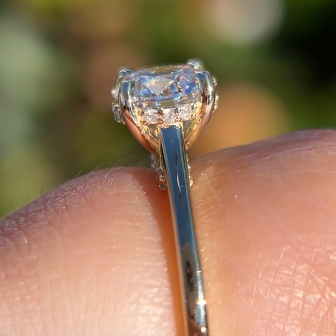 1 CT Round Cut Solitaire Engagement Ring - Moissanite Diamond