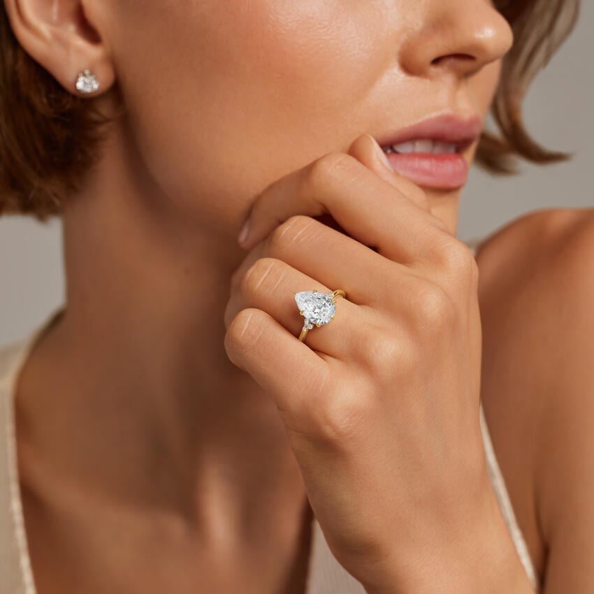 2 CT Pear Cut Moissanite Diamond Cluster Engagement Ring