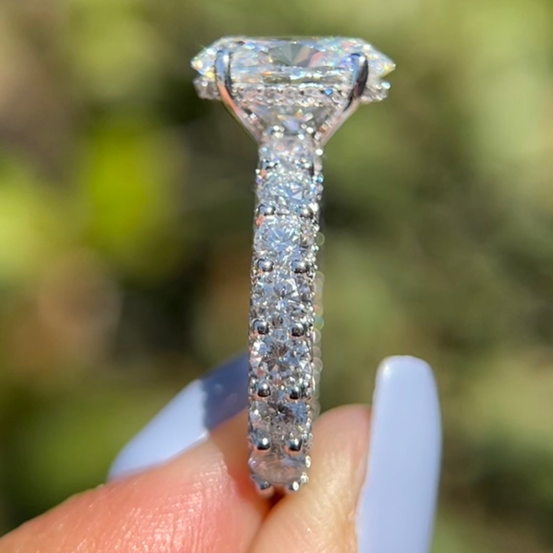 Oval Cut Engagement Ring