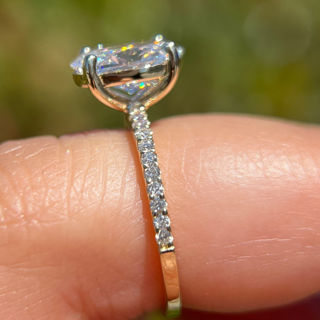 oval cut engagement ring